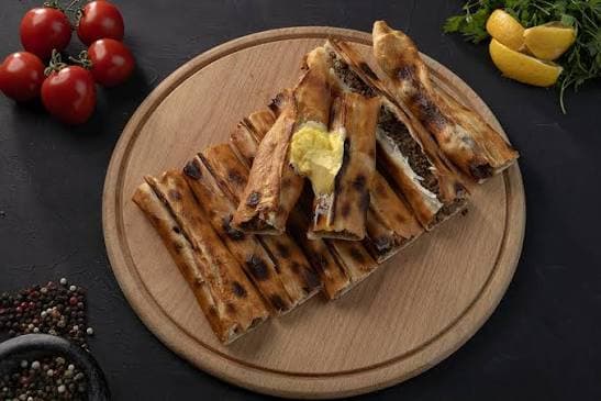 Bafra Kapalı Kıymalı Pide